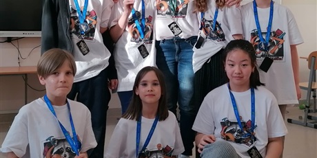 Powiększ grafikę: wielki-sukces-naszej-szkoly-678056.jpg